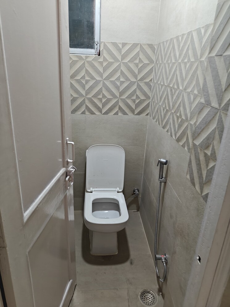 Bathroom, vidhi-apartment-ip-extension 2 Bedroom 900 Sq.Ft. Apartment In Ip Extension Delhi 8524086