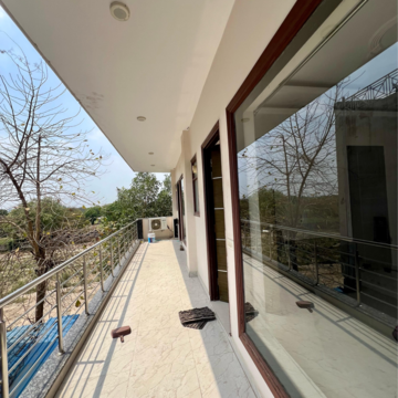 Balcony in 3.5 BHK Builder Floor at Sector 21 – for Rent