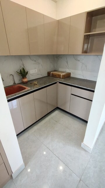 Kitchen in 1 BHK Builder Floor at Sushant Vyapaar Kendra, Sector 43 – for Rent