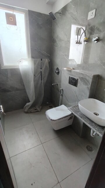 Bathroom in 1 BHK Builder Floor at Sushant Vyapaar Kendra, Sector 43 – for Rent