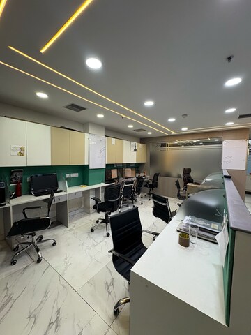 Room in  Office Space at Netaji Subhash Place – for Rent