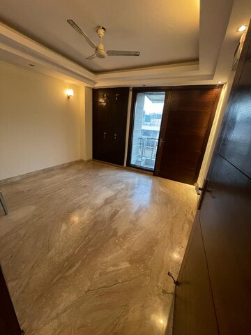 Bedroom in 3 BHK Builder Floor at Hauz Khas – for Rent