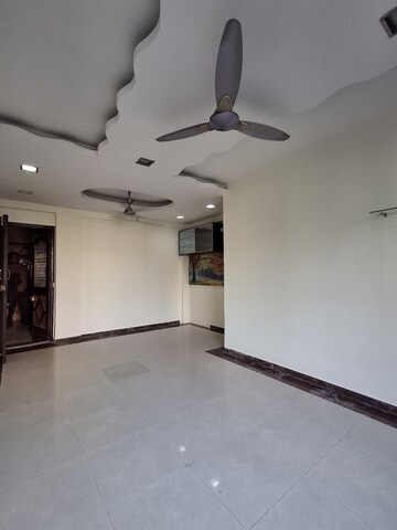 Room in 2 BHK Apartment at Vasant Sagar, Kandivali East – for Rent