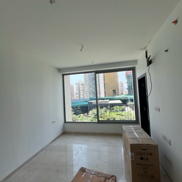 Room in 3 BHK Apartment at Oberoi Sky City, Khande Rao Dongari – for Rent