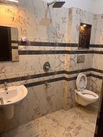 Bathroom in 3 BHK Villa at Vaishali Nagar – for Rent