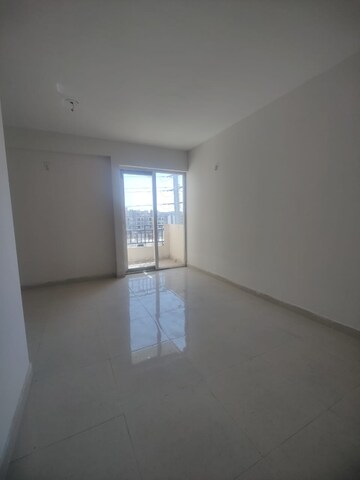 2 BHK Apartment For Rent in Signature Orchard Avenue 2, Sector 93