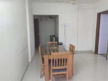 Room in 2 BHK Apartment at Samarth Ashish CHS, Andheri West – for Rent
