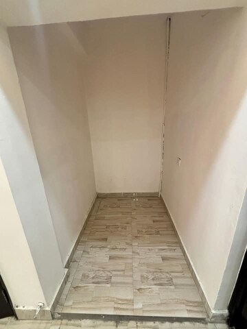 Room in 2 BHK Builder Floor at Queens Plaza, Sector 43 – for Rent