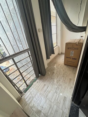 Balcony in 2 BHK Builder Floor at Queens Plaza, Sector 43 – for Rent