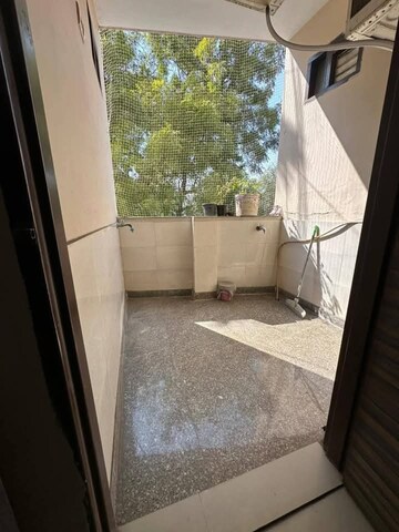 Balcony in 1 BHK Builder Floor at Builder Floor, Sector 28 – for Rent