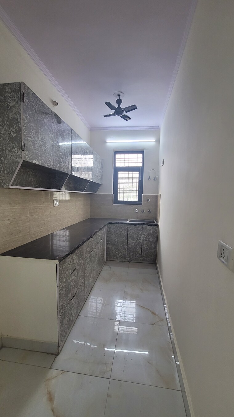 Kitchen, dilshad garden 3 Bedroom 900 Sq.Ft. Apartment In Dilshad Garden Delhi 8524537