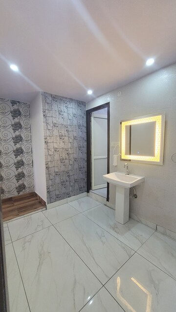 Bathroom in 3 BHK Apartment at Dilshad Garden – for Sale