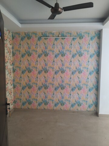 Room in 3 BHK Apartment at Amna Rolex Estate, Faizabad Road – for Rent