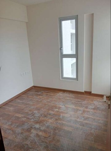 Room in 2 BHK Apartment at Piramal Vaikunth Vraj, Balkum Pada – for Rent