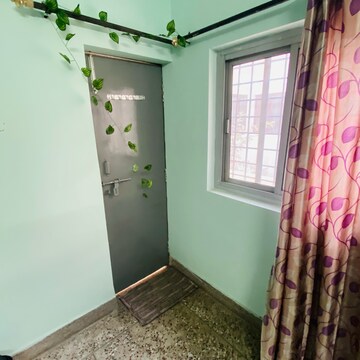 Room in  Pg at Gomti Nagar – for Rent