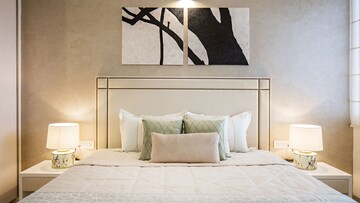 Bedroom in 5 BHK Apartment at Worli – for Sale