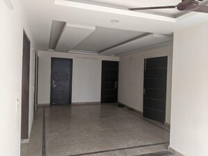 Building Lobby in 2.5 BHK Apartment at Smart World 79, Sector 79 – for Sale