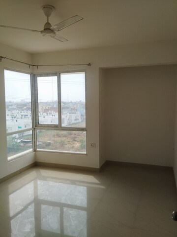 Room in 3 BHK Apartment at BBD Green City Sun Breeze Apartments, Gomti Nagar – for Rent