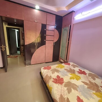 Bedroom in 3 BHK Apartment at Malad East – for Rent