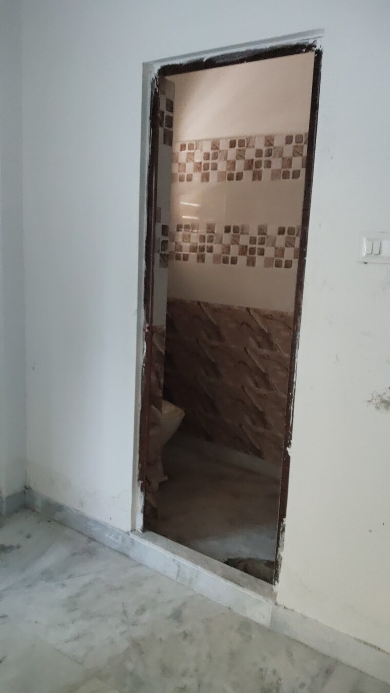Bathroom, james long sarani 3 Bedroom 1200 Sq.Ft. Apartment In James Long Sarani Kolkata 8524763