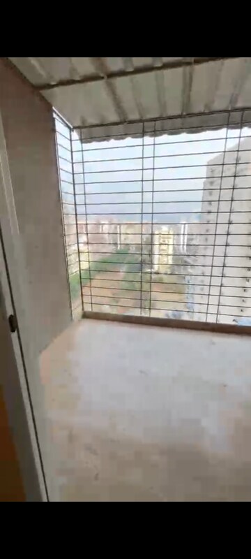Room in 2 BHK Apartment at Neelkanth Luxuria, Taloja – for Rent