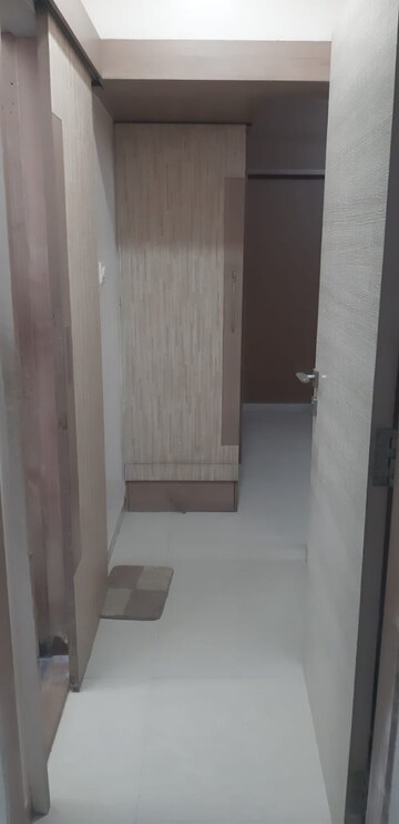 Room in 2 BHK Apartment at Ganesh Krupa CHS Santacruz, Santacruz West – for Rent