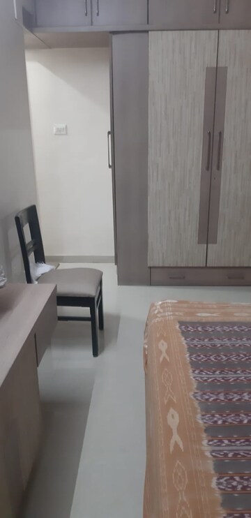 Room in 2 BHK Apartment at Ganesh Krupa CHS Santacruz, Santacruz West – for Rent