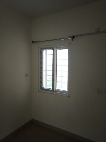 Room in 3 BHK Apartment at UPAVP Bhagirathi Enclave, Raebareli Road – for Rent