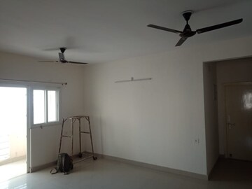 Room in 3 BHK Apartment at UPAVP Bhagirathi Enclave, Raebareli Road – for Rent