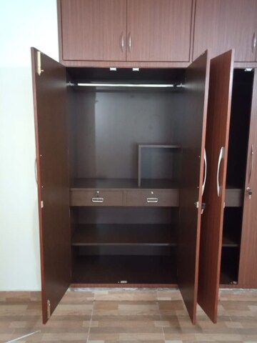 Bedroom in 3 BHK Apartment at UPAVP Bhagirathi Enclave, Raebareli Road – for Rent