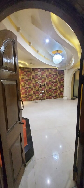 Room in 3 BHK Apartment at Rasta Peth – for Rent