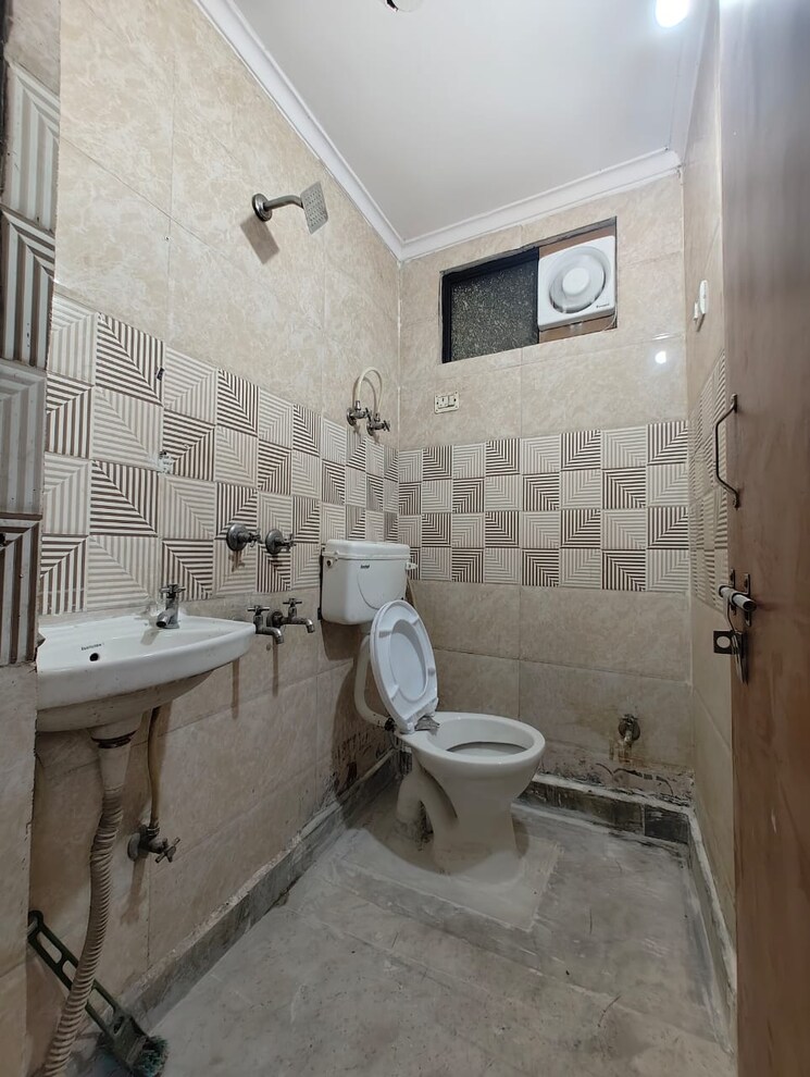 Attached Bathroom, govindpuri 1 Bedroom 550 Sq.Ft. Builder Floor In Govindpuri Delhi 8524847