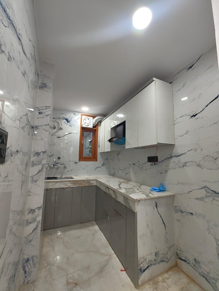 Kitchen, govindpuri 3 Bedroom 100 Sq.Yd. Builder Floor In Govindpuri Delhi 8524876