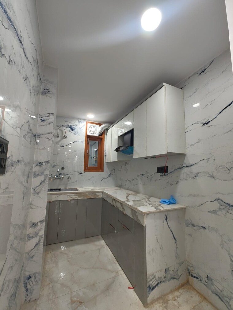 Kitchen, govindpuri 3 Bedroom 100 Sq.Yd. Builder Floor In Govindpuri Delhi 8524876