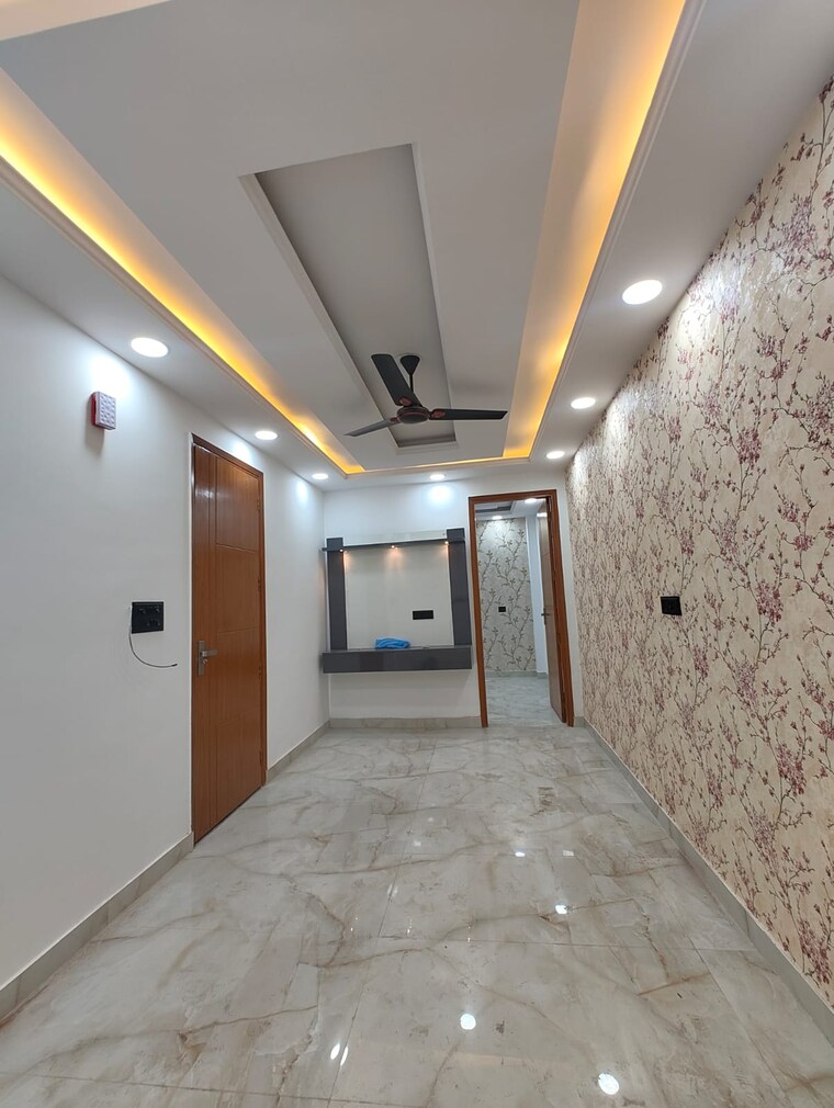 Room, govindpuri 3 Bedroom 100 Sq.Yd. Builder Floor In Govindpuri Delhi 8524876
