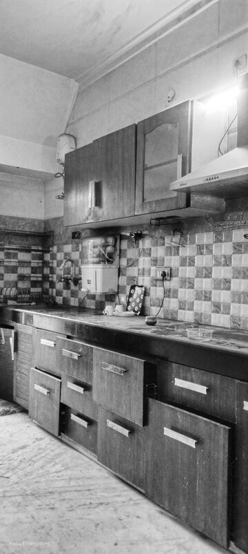 Kitchen in 3 BHK Builder Floor at Ansal Plaza Sector-23, Sector 23 – for Rent
