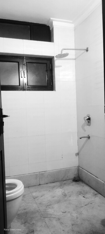 Bathroom in 3 BHK Builder Floor at Ansal Plaza Sector-23, Sector 23 – for Rent