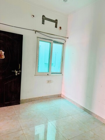 Room in 3 BHK Independent House at Gomti Nagar – for Rent