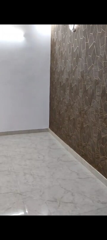 Room in 2 BHK Builder Floor at Vaishali Sector 2 – for Sale