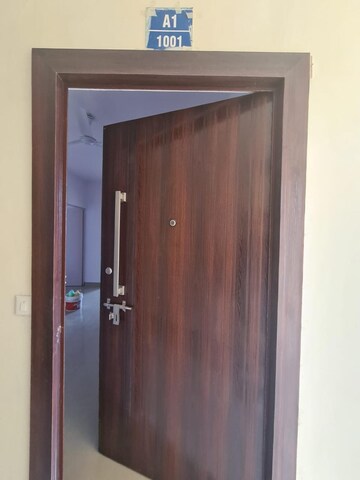 Room in 2 BHK Apartment at Conscient Habitat 78, Sector 78 – for Sale