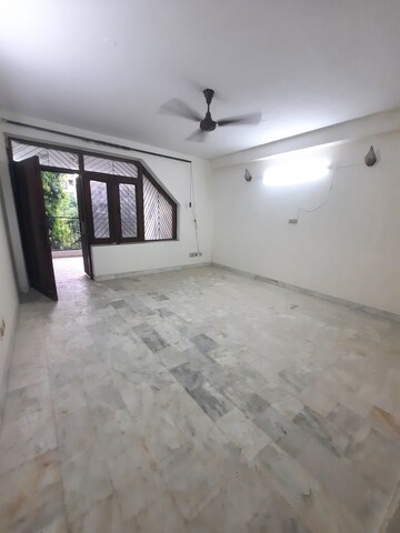 Room in 2 BHK Builder Floor at Malviya Nagar – for Rent