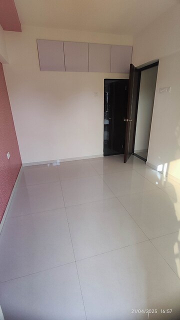 Room in 2 BHK Apartment at Agarwal Paramount, Virar West – for Rent
