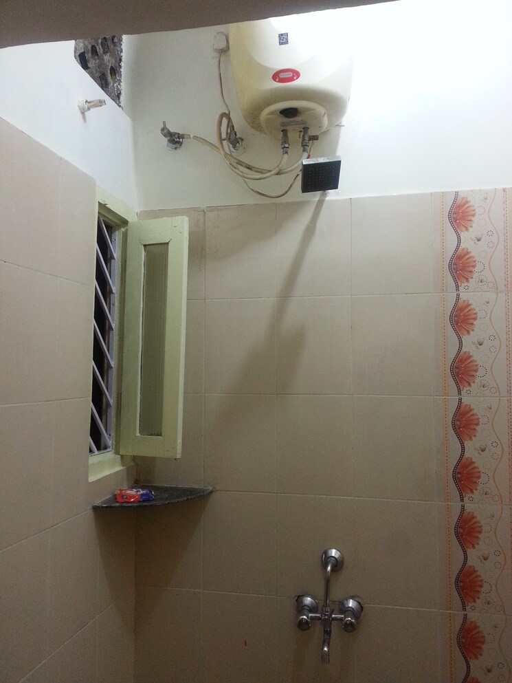 Bathroom, rt nagar 1 Bedroom 640 Sq.Ft. Independent House In Rt Nagar Bangalore 8525138