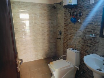 Bathroom in 3 BHK Apartment at Amrapali Silicon City, Sector 76 – for Rent