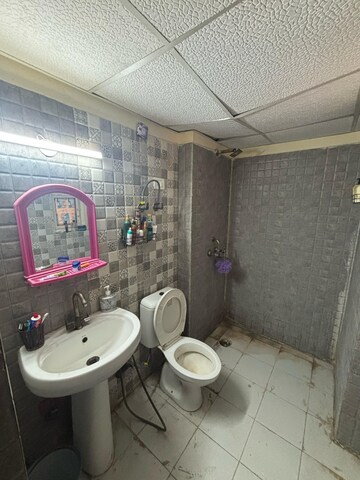 Bathroom in 3 BHK Apartment at Amrapali Silicon City, Sector 76 – for Rent