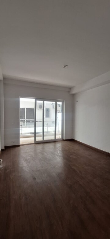 Room in 4 BHK Builder Floor at SS Linden, Sector 84 – for Rent