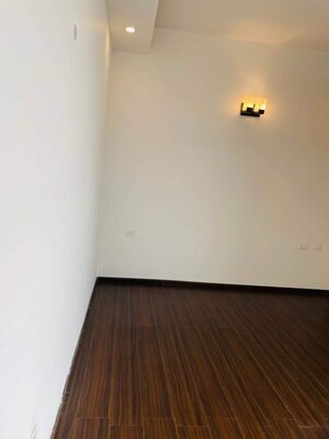 Room in 1.5 BHK Apartment at Amrapali Ivory Heights, Amrapali Dream Valley – for Sale