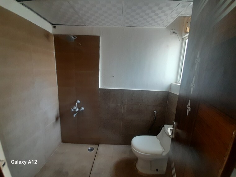 Bathroom, suncity-avenue-76 2 Bedroom 735 Sq.Ft. Apartment In Sector 76 Gurgaon 8525601