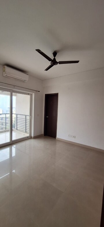 Room in 3 BHK Apartment at Spaze Privy AT4, Sector 84 – for Rent