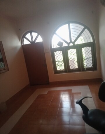 Room in 2 BHK Villa at Aliganj – for Rent